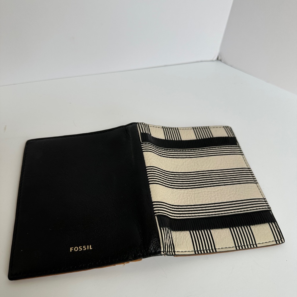 Fossil Striped Black and White Passport Holder - Picture 5 of 5